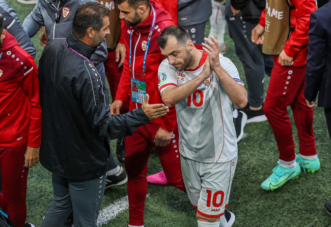 街霸6传奇谢幕，球迷泪洒赛场的简单介绍